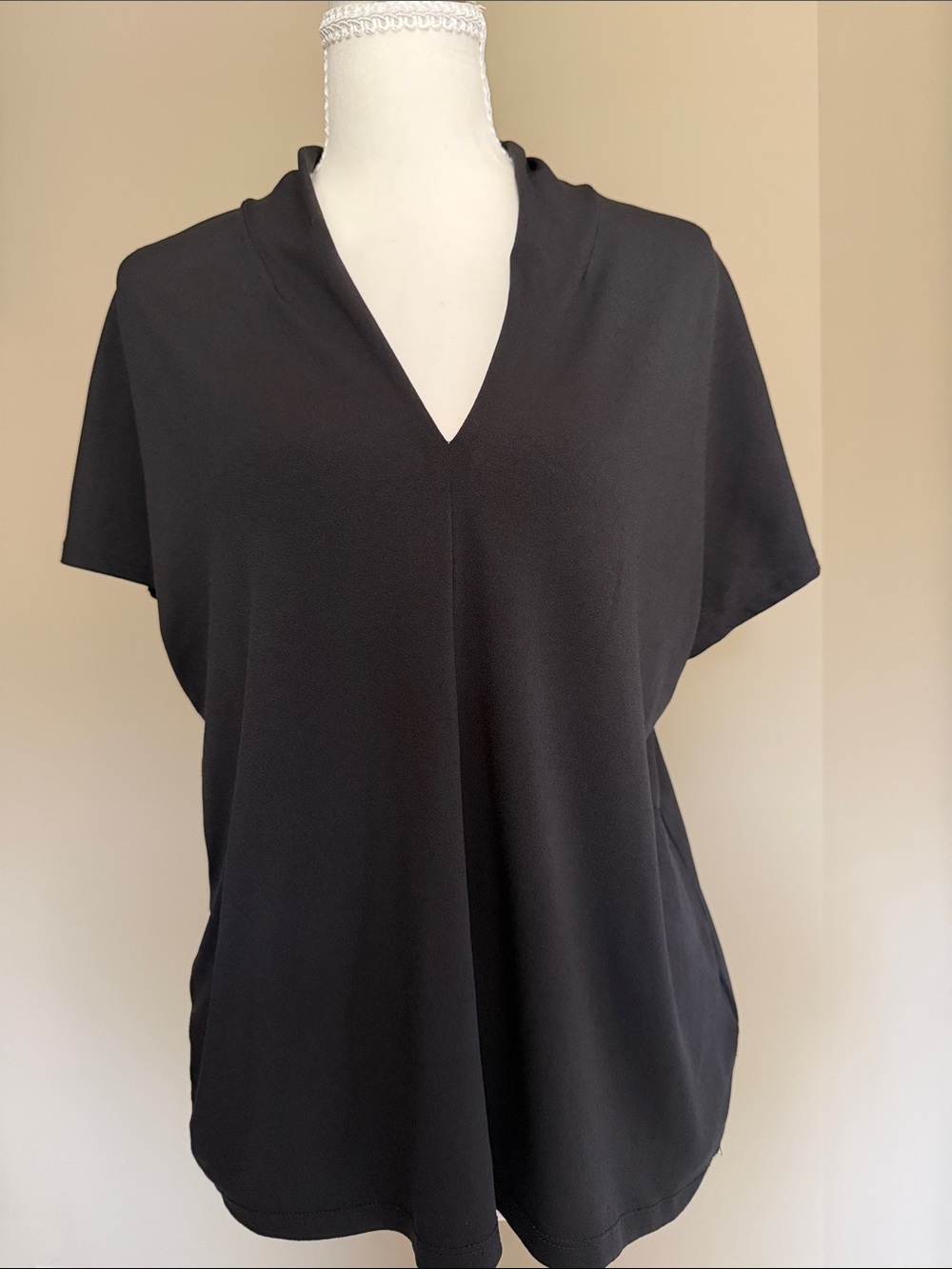 H&M Black V-Neck Short Sleeve Women's Top